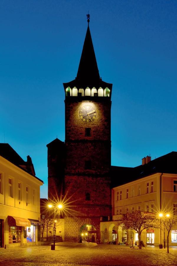 soukromý pokoj s vlastní kuchyní a koupelnou Jicin Exterior foto