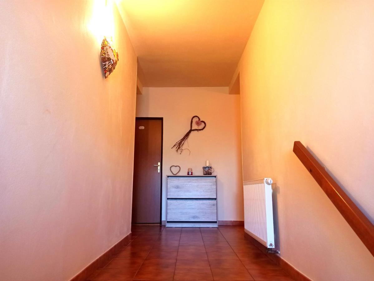 soukromý pokoj s vlastní kuchyní a koupelnou Jicin Exterior foto