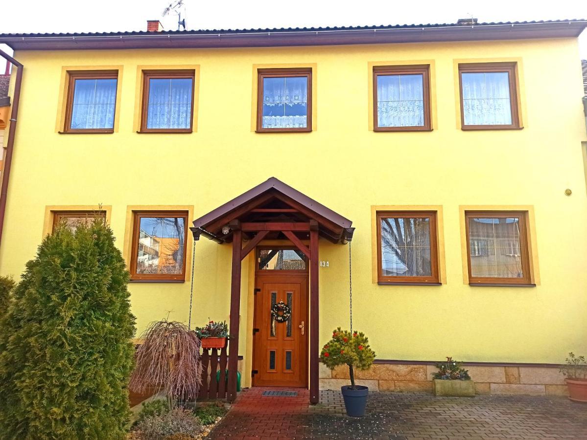 soukromý pokoj s vlastní kuchyní a koupelnou Jicin Exterior foto
